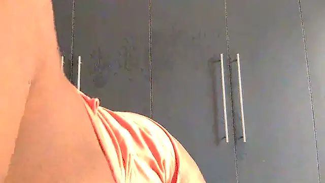 Snapshot of katt008 chatting on 01/20/25, 07:15 katt008 online show from 01/20/25, 07:15