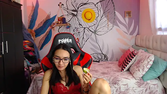 LinzyBaner online show from 01/13/25, 10:03