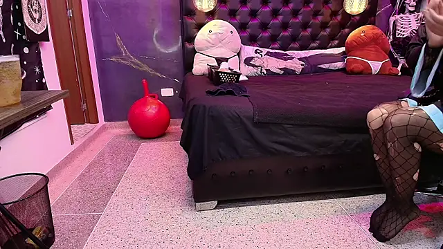 Snapshot of AlexHoe_ chatting on 02/07/25, 06:56 AlexHoe online show from 02/07/25, 06:56