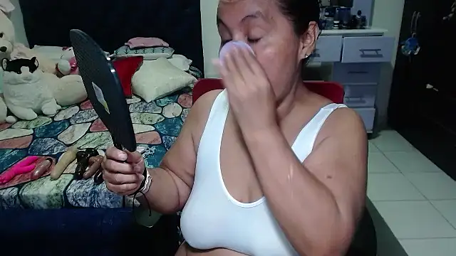 pervert mommy  online show from 10/27/25, 09:24