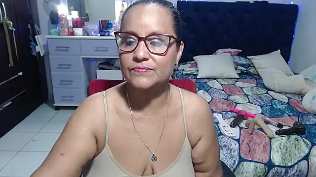 Snapshot of pervert_mommy_ chatting on 06/04/26, 09:48 pervert mommy online show from 06/04/26, 09:48