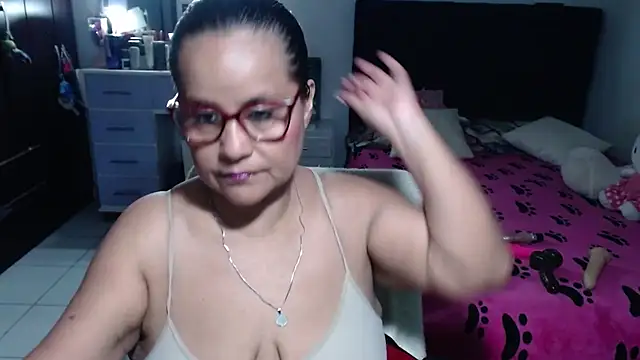 Snapshot of pervert_mommy_ chatting on 07/18/26, 09:57 pervert mommy online show from 07/18/26, 09:57