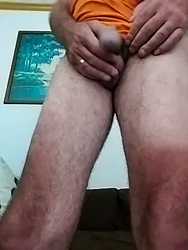 Snapshot of Bigutt73 chatting on 03/15/25, 05:19 Bigutt73 online show from 03/15/25, 05:19