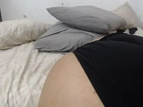 Snapshot of XHotJuicyBootyXX chatting on 01/24/25, 10:43 XHotJuicyBootyXX online show from 01/24/25, 10:43