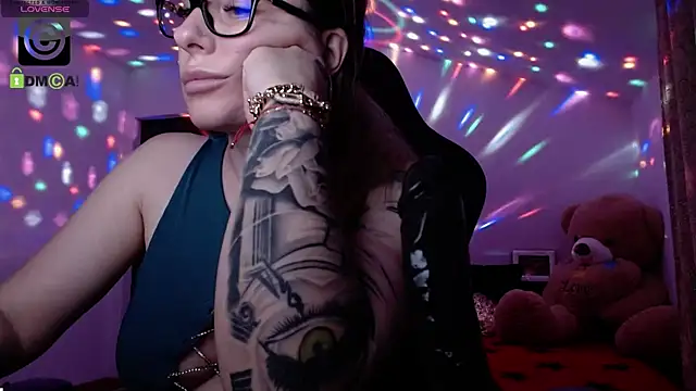 SonyaDevon online show from 12/28/24, 10:58