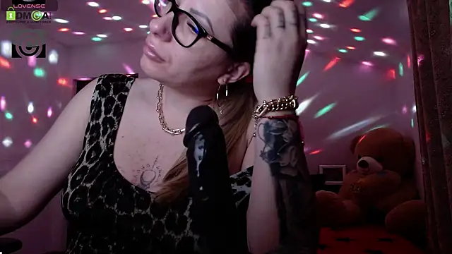 SonyaDevon online show from 01/04/25, 04:12