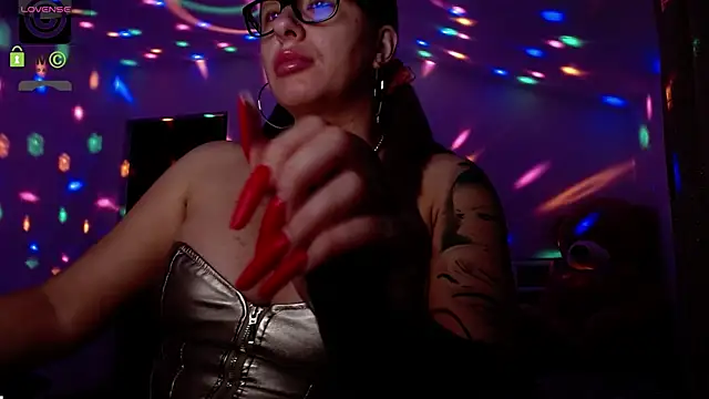 SonyaDevon online show from 03/10/25, 04:07