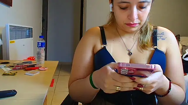 Snapshot of BumbumGigante chatting on 07/10/26, 12:52 BumbumGigante online show from 07/10/26, 12:52