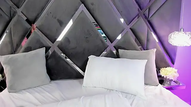 Snapshot of emperatriz_reyes chatting on 01/26/25, 01:52 emperatriz reyes online show from 01/26/25, 01:52