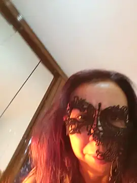 LAURAFOCOSA online show from 10/04/25, 03:54