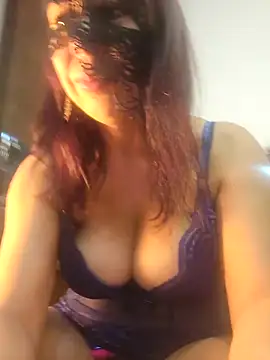 LAURAFOCOSA online show from 10/11/25, 04:16