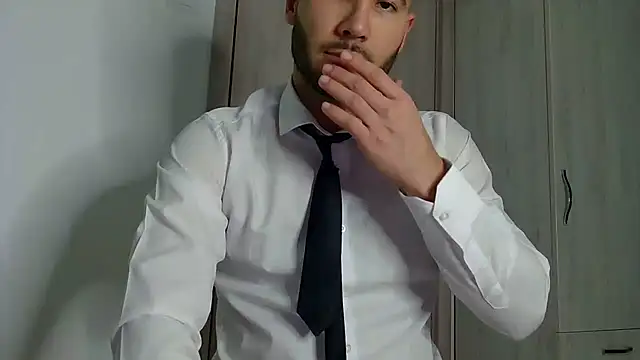 Justynn1 online show from 02/17/25, 06:42