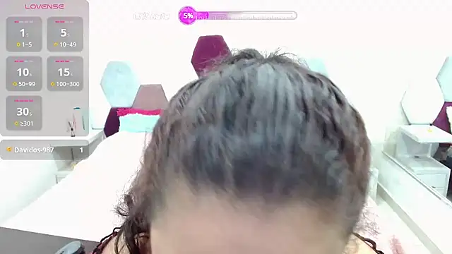 Snapshot of angel_blue chatting on 02/08/25, 06:33 angel blue online show from 02/08/25, 06:33