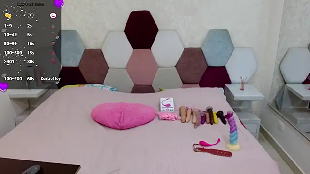 Snapshot of angel_blue chatting on 09/12/25, 03:45 angel blue online show from 09/12/25, 03:45