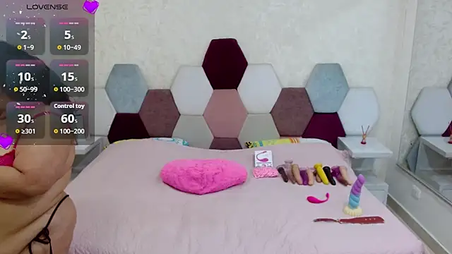 Snapshot of angel_blue chatting on 09/26/25, 03:05 angel blue online show from 09/26/25, 03:05