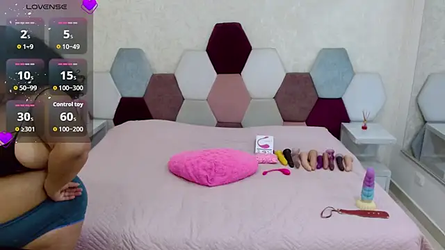 Snapshot of angel_blue chatting on 09/29/25, 03:50 angel blue online show from 09/29/25, 03:50