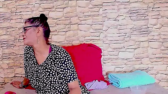 IndianAllure online show from 12/18/25, 05:35