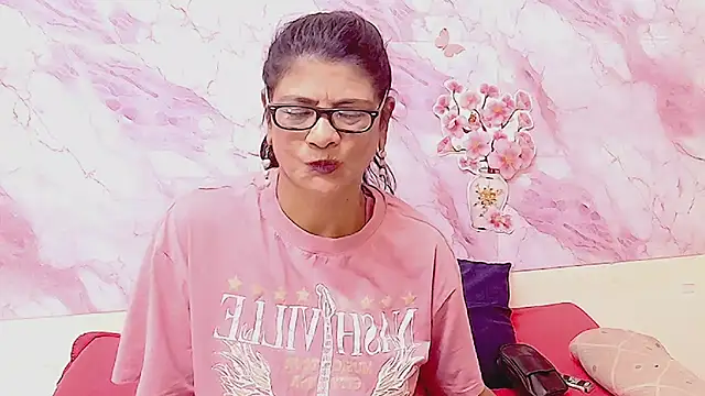 Snapshot of IndianAllure chatting on 02/09/26, 05:44 IndianAllure online show from 02/09/26, 05:44