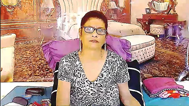 Snapshot of IndianAllure chatting on 04/23/26, 06:25 IndianAllure online show from 04/23/26, 06:25