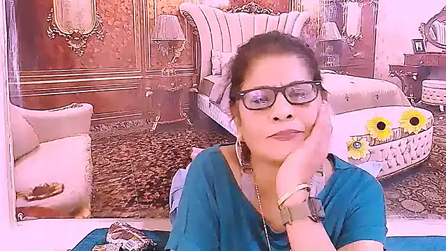 IndianAllure online show from 06/03/26, 05:54