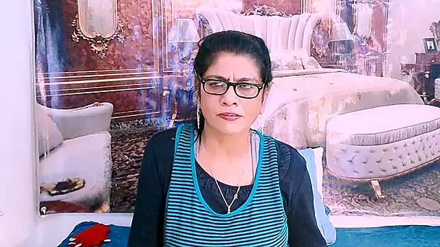 IndianAllure online show from 07/25/26, 05:38