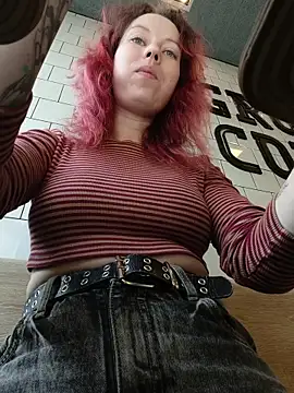 Snapshot of Frost_foxy chatting on 04/08/26, 02:44 Frost foxy online show from 04/08/26, 02:44