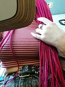 Snapshot of Frost_foxy chatting on 04/17/26, 03:20 Frost foxy online show from 04/17/26, 03:20