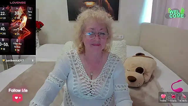 Snapshot of laylaroma chatting on 07/13/26, 02:09 laylaroma online show from 07/13/26, 02:09