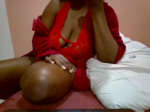 Snapshot of sexymiel chatting on 02/19/25, 06:43 sexymiel online show from 02/19/25, 06:43