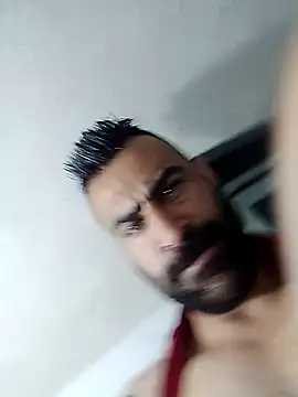 Snapshot of aminem912 chatting on 02/27/25, 01:05 aminem912 online show from 02/27/25, 01:05