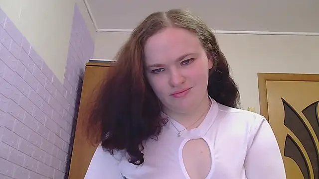 Snapshot of AliceForLoveOh chatting on 04/22/26, 06:38 AliceForLoveOh online show from 04/22/26, 06:38