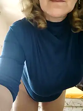 Snapshot of Elza01 chatting on 12/07/24, 12:02 Elza01 online show from 12/07/24, 12:02