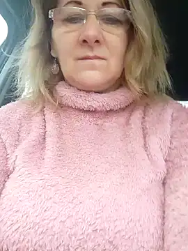 Snapshot of Elza01 chatting on 12/14/24, 06:46 Elza01 online show from 12/14/24, 06:46