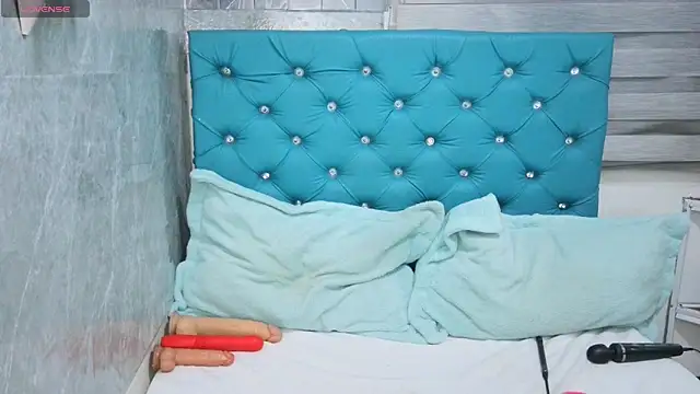 Snapshot of MAARYMOON chatting on 10/25/25, 10:45 MAARYMOON online show from 10/25/25, 10:45