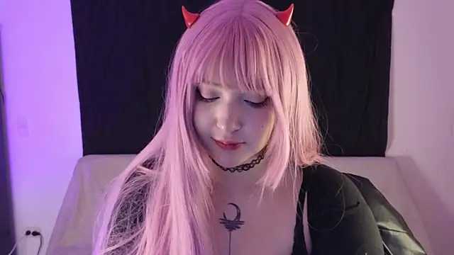 KuroChan420 online show from 12/17/24, 11:05