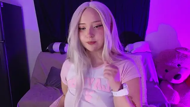 KuroChan420 online show from 03/13/25, 03:44