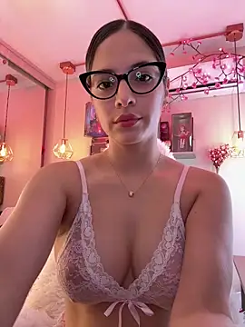 Snapshot of Zoe_Bae chatting on 03/16/26, 11:09 Zoe Bae online show from 03/16/26, 11:09