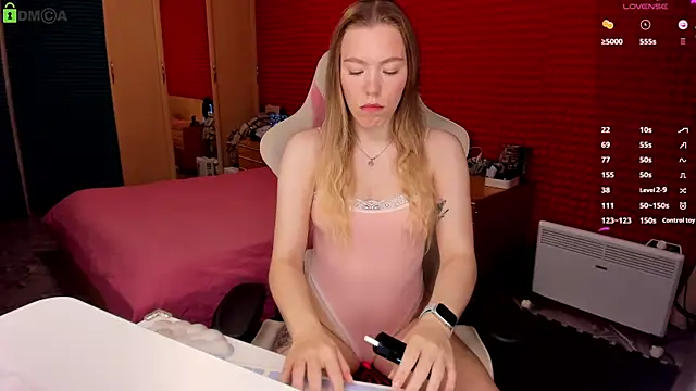 KinsleyHottie online show from 11/15/25, 08:27