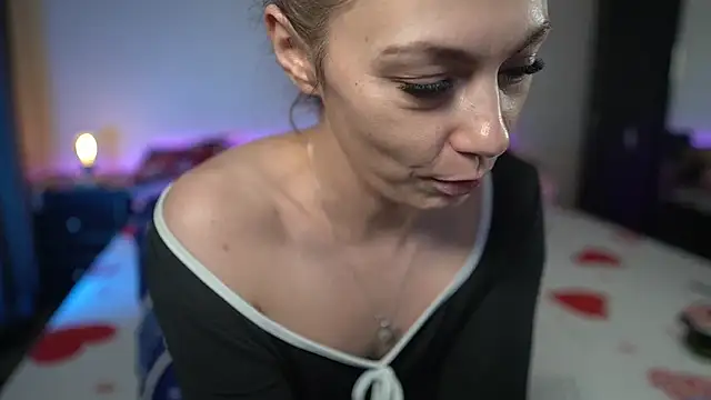 TiffanyPierce online show from 12/04/25, 09:34