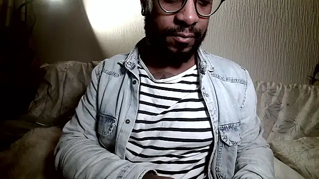 Snapshot of ZephSide chatting on 03/01/25, 02:15 ZephSide online show from 03/01/25, 02:15