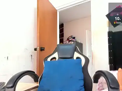 Snapshot of ebonnylatinx chatting on 12/12/24, 09:04 ebonnylatinx online show from 12/12/24, 09:04