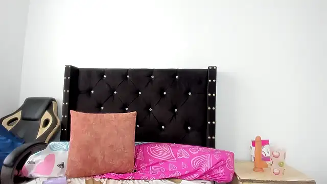 Snapshot of ebonnylatinx chatting on 09/28/25, 02:44 ebonnylatinx online show from 09/28/25, 02:44