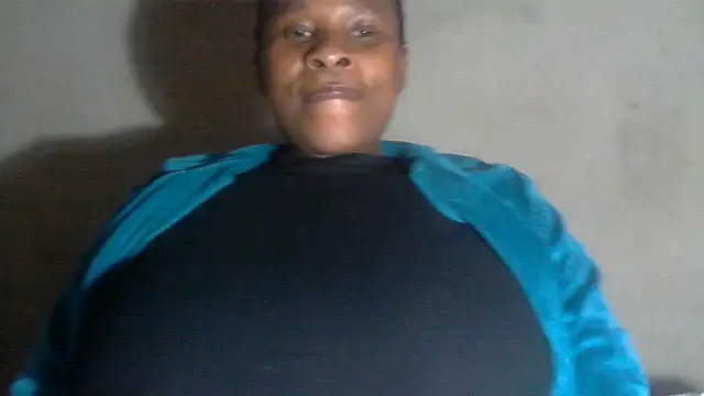 Snapshot of Choco-Coco10 chatting on 10/19/25, 10:27 Choco-Coco10 online show from 10/19/25, 10:27