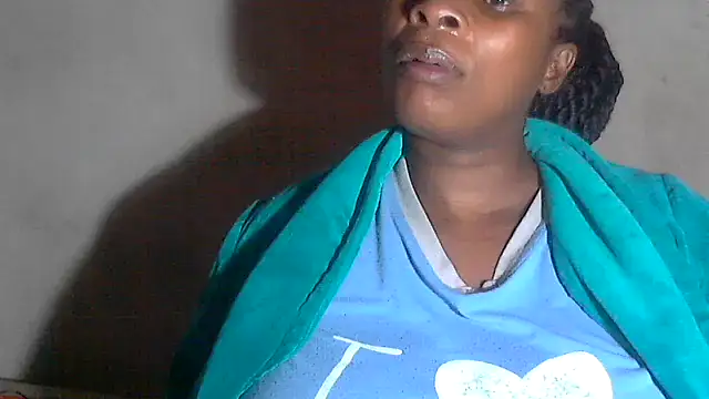 Snapshot of Choco-Coco10 chatting on 11/17/25, 04:40 Choco-Coco10 online show from 11/17/25, 04:40