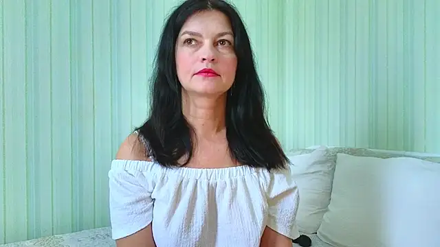 Snapshot of _Lily_ chatting on 04/03/26, 08:12 Lily online show from 04/03/26, 08:12