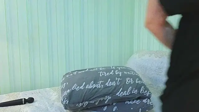 Snapshot of _Lily_ chatting on 07/28/26, 12:48 Lily online show from 07/28/26, 12:48