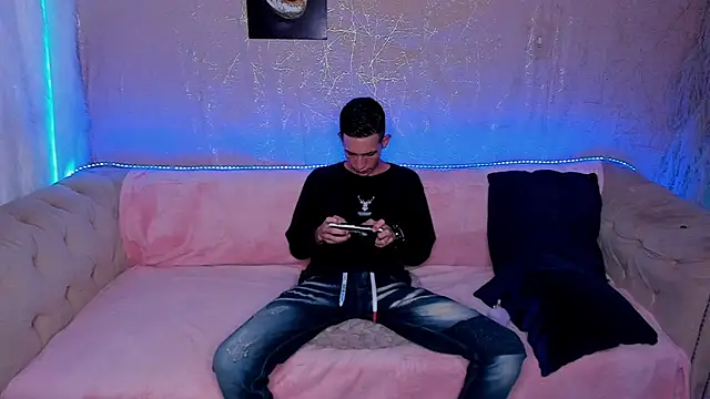 Shyfantasies online show from 09/18/25, 10:12