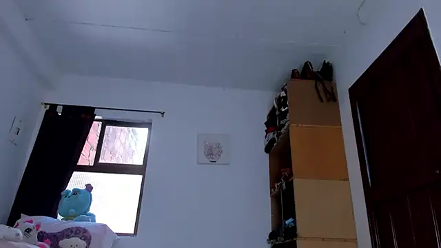 AlondraDiossa03 online show from 09/23/25, 03:37