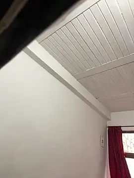 AlondraDiossa03 online show from 04/05/26, 03:53