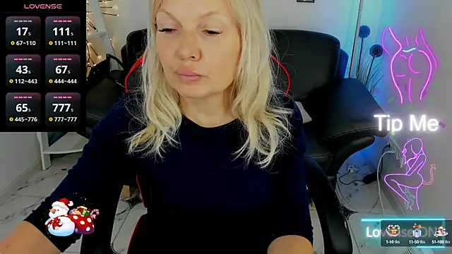 Snapshot of Abby_Moore_ chatting on 03/18/25, 01:31 Abby Moore online show from 03/18/25, 01:31